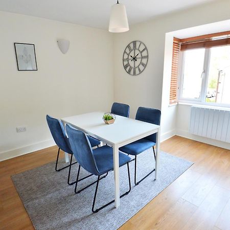 Stylish 2Br Flat - 2 Free Parking Spaces - Near Lgw Airport Crawley  Extérieur photo