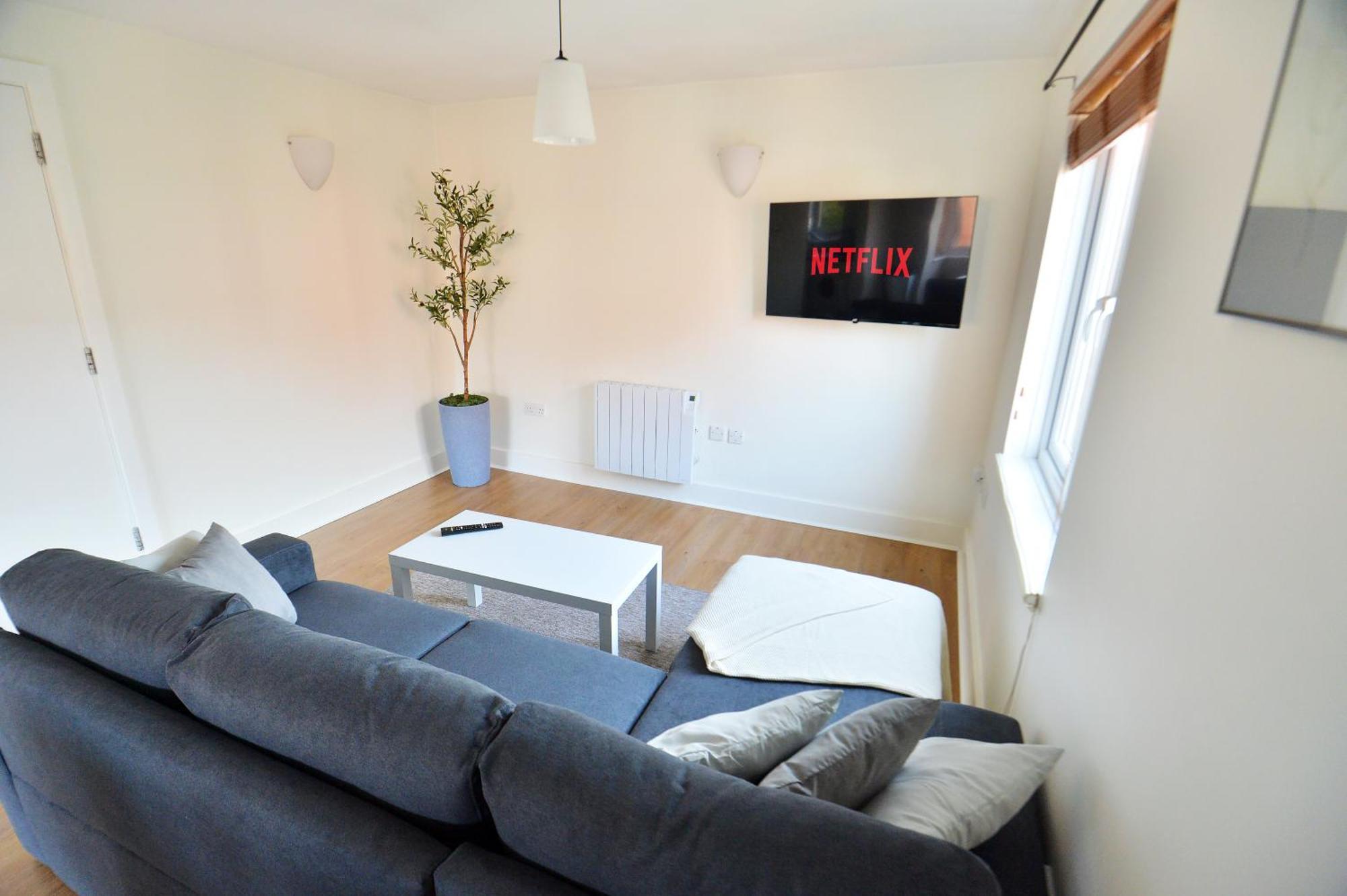 Stylish 2Br Flat - 2 Free Parking Spaces - Near Lgw Airport Crawley  Extérieur photo