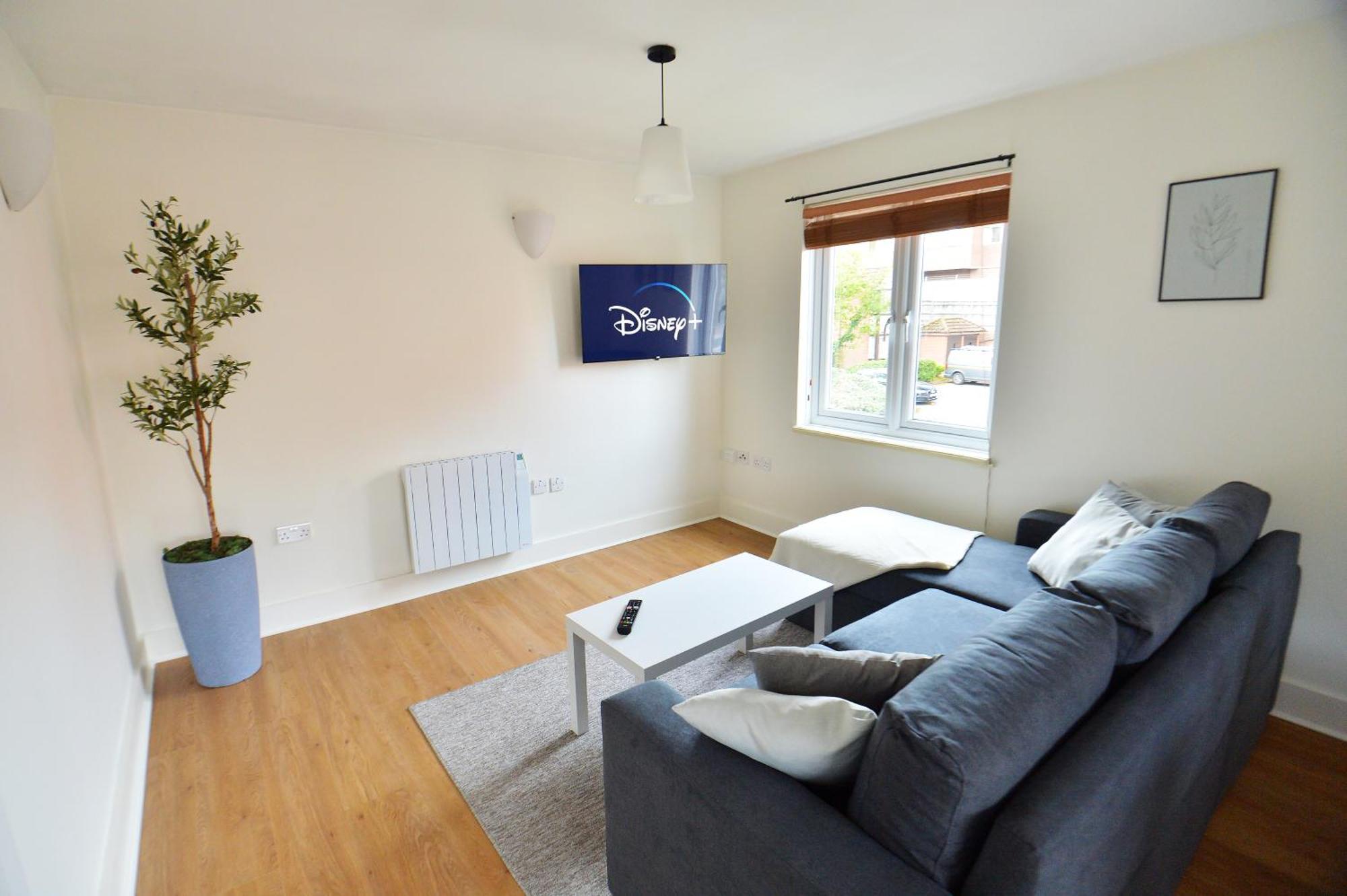 Stylish 2Br Flat - 2 Free Parking Spaces - Near Lgw Airport Crawley  Extérieur photo