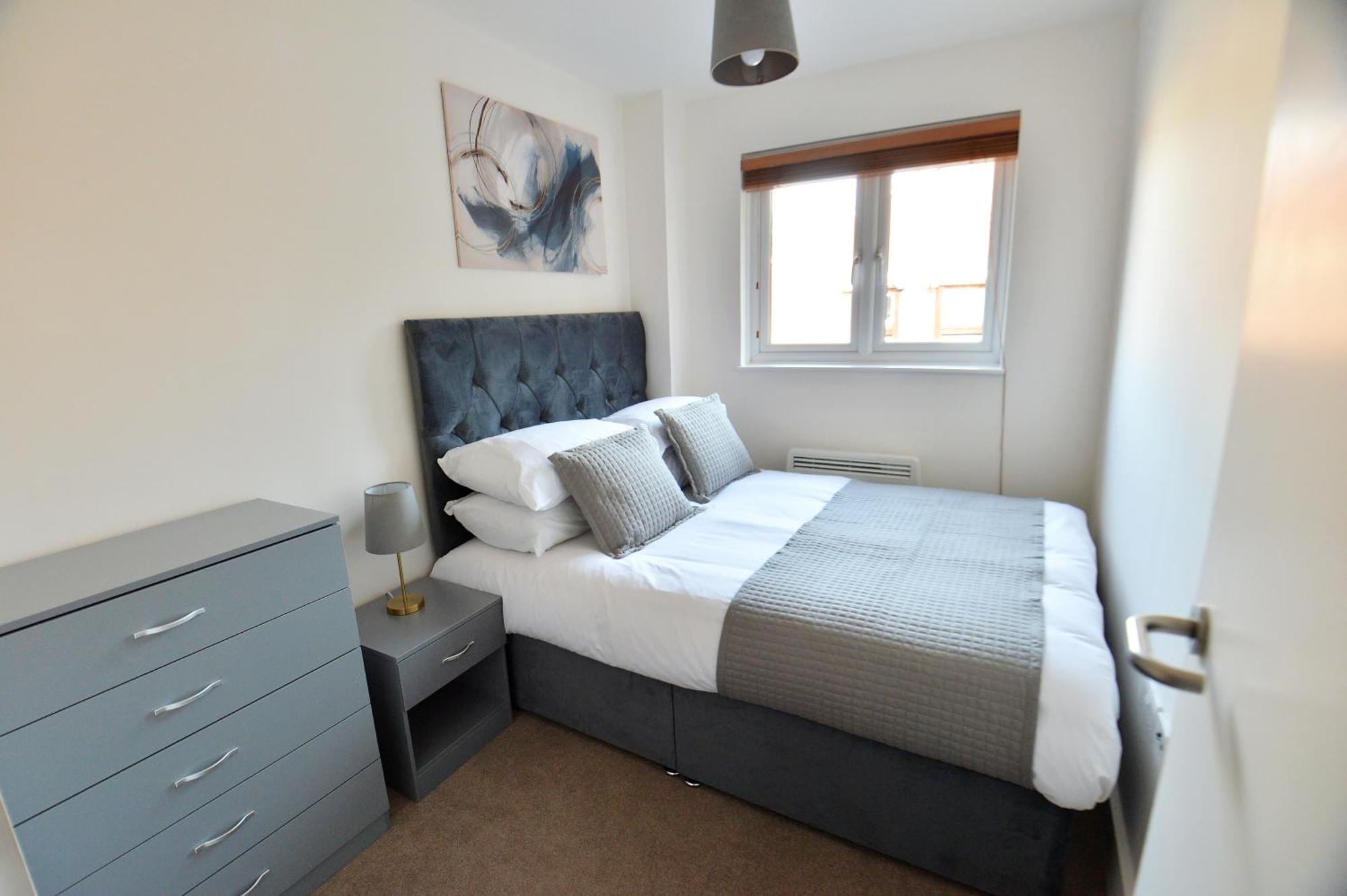 Stylish 2Br Flat - 2 Free Parking Spaces - Near Lgw Airport Crawley  Extérieur photo