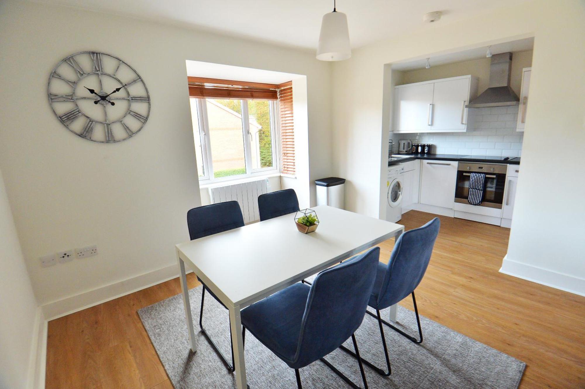 Stylish 2Br Flat - 2 Free Parking Spaces - Near Lgw Airport Crawley  Extérieur photo