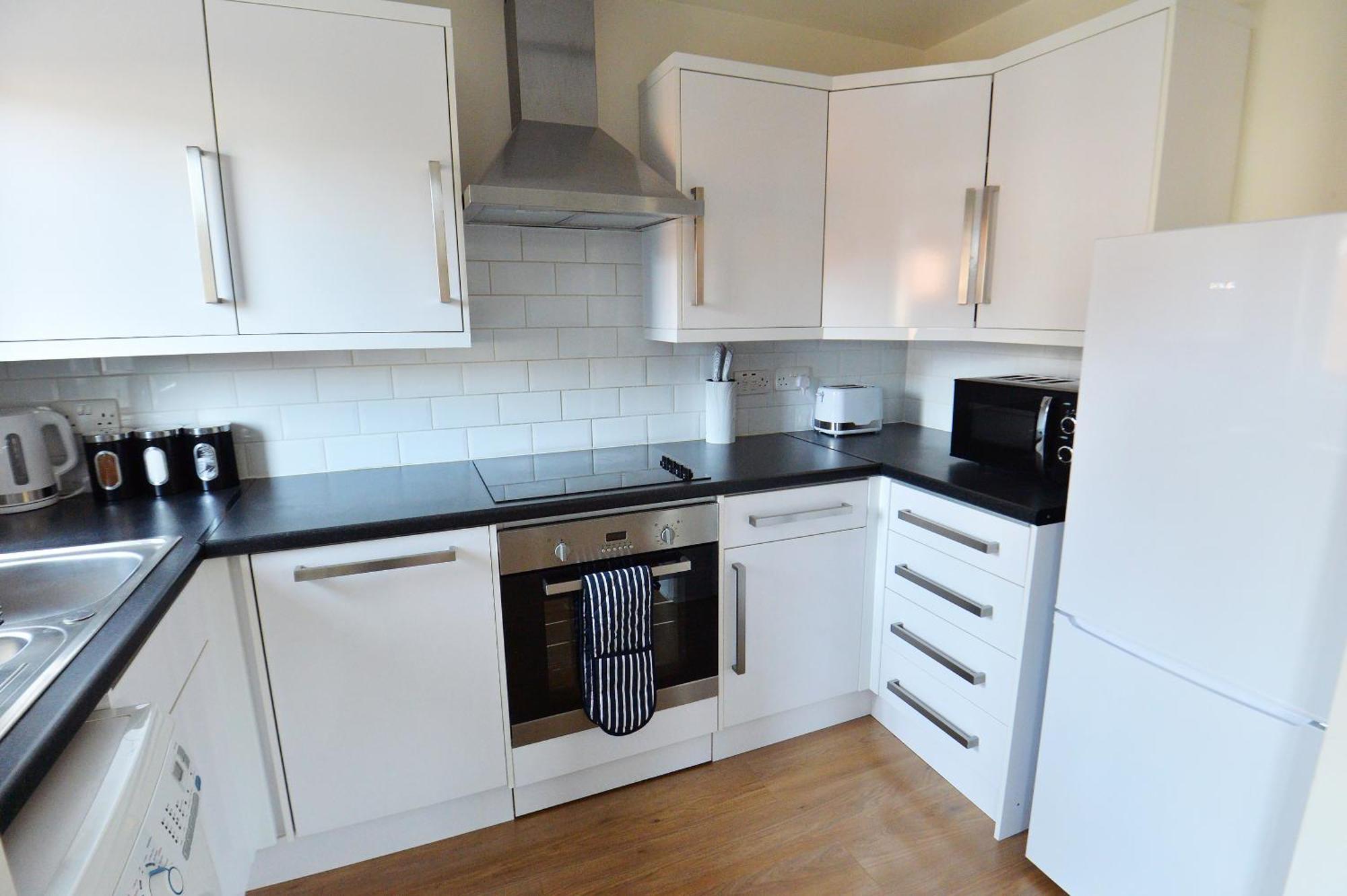 Stylish 2Br Flat - 2 Free Parking Spaces - Near Lgw Airport Crawley  Extérieur photo