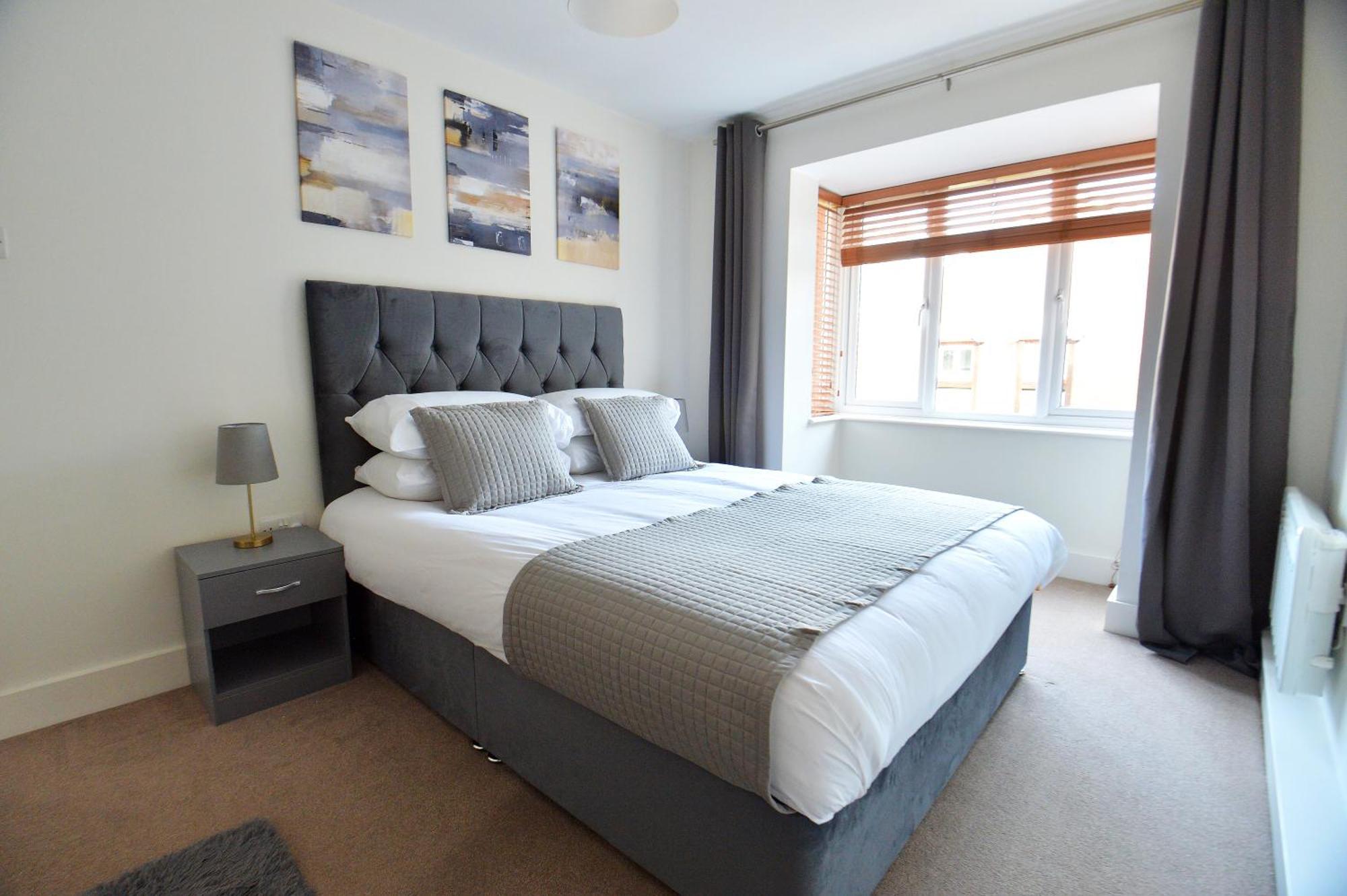Stylish 2Br Flat - 2 Free Parking Spaces - Near Lgw Airport Crawley  Extérieur photo